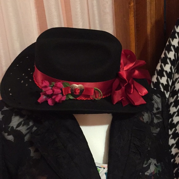 Nancy Hughes Valentines Cowgirl Hat - Picture 7 of 13